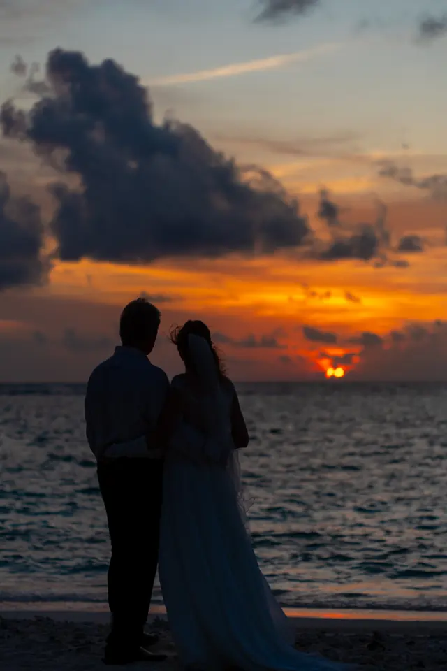 Silhouettes, last light — photograph by Ibrahim Ifaaz, Maldives