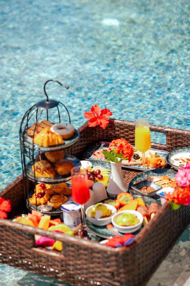 Floating breakfast — photograph by Ibrahim Ifaaz, Maldives
